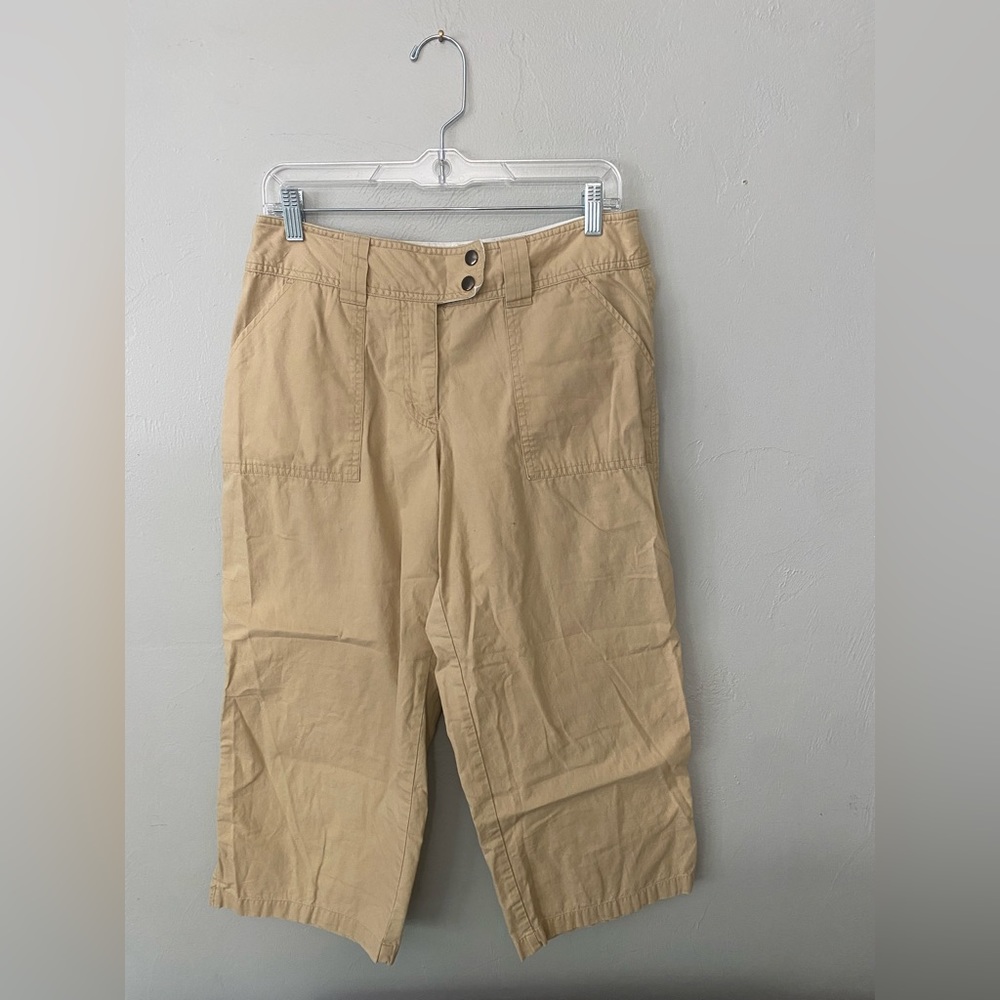 New York & Co women’s khaki capri pants size 10